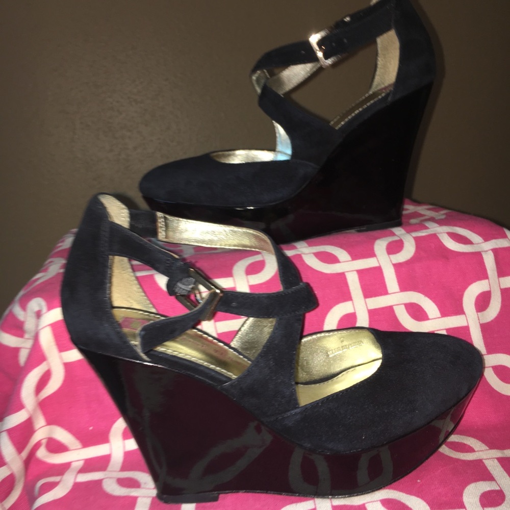 Shoes - Picture 2 of 5